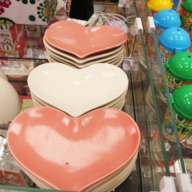 Αγοράστε σετ σερβίτσια σκεύη κουζίνας πιάτα πιάτα σε σχήμα καρδιάς
