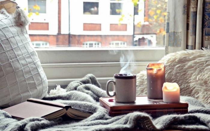 υγιείς και ευτυχισμένοι το χειμώνα μείνετε στο σπίτι άνετοι φτιάξτε ζεστά τσάι απαλές υφές κεριά
