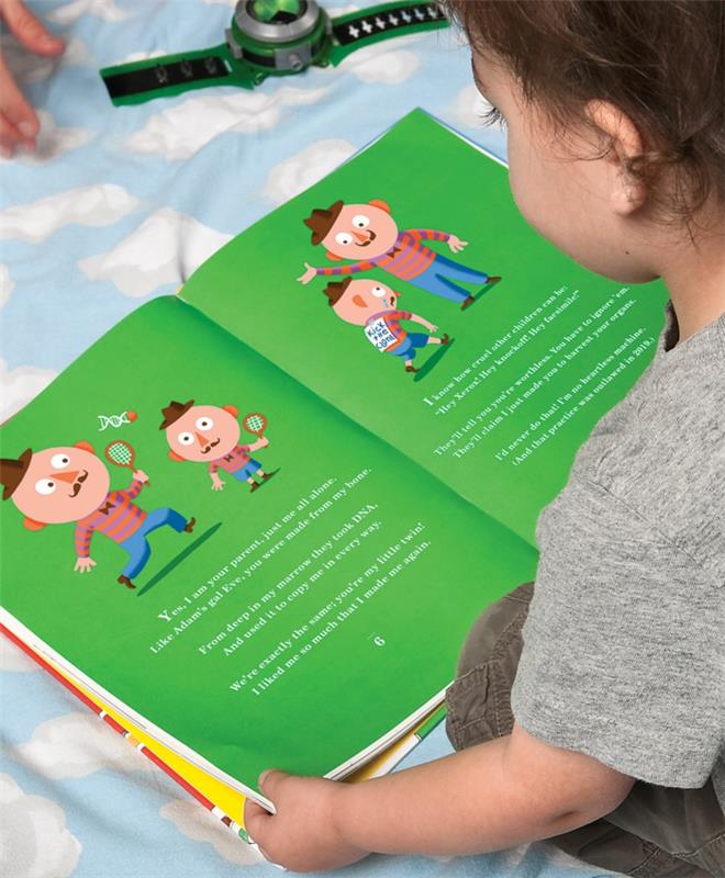 παιδιά υγιεινού τρόπου ζωής που διαβάζουν βιβλία για παιδιά