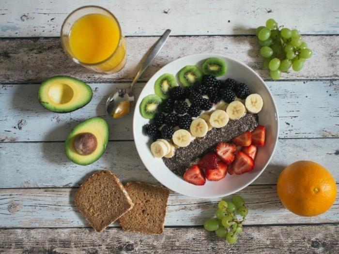 υγιεινό πρωινό αβοκάντο φρούτων τι να κάνετε ενάντια στη λαχτάρα για φαγητό