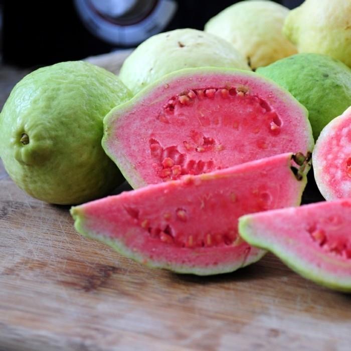 υγιεινά φρούτα ζουν υγιή γκουάβα το κυριότερο είναι οι υγιείς φέτες
