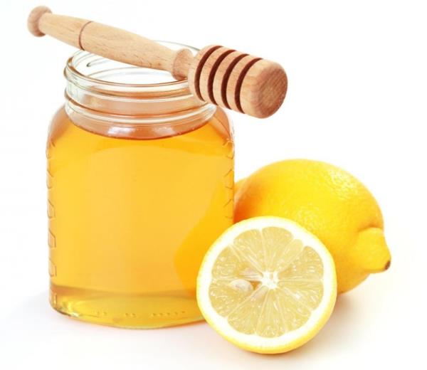 υγιεινό νερό με λεμόνι και μέλι