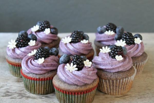 υγιεινά muffins βατόμουρου με βατόμουρα