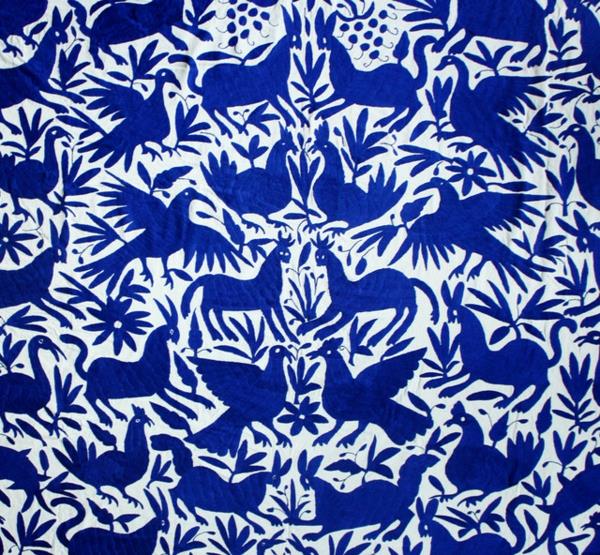 υφαντά έργα τέχνης από στυλιζαρισμένα ζώα του Μεξικού σε μπλε κοβάλτιο