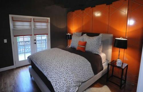 γυαλιστερό λακαρισμένο ξύλινο διαμέρισμα με κεφαλάρι κρεβατοκάμαρα άνετη ιδέα