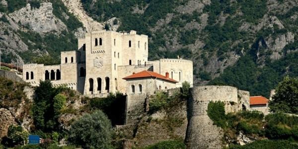 φθηνοί προορισμοί διακοπών κάστρο Αλβανία