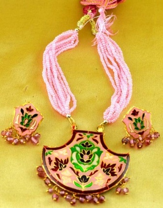 Meenakari karoliai, auksiniai