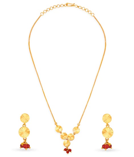 „Tanishq“ auksiniai karoliai yra 10 gramų