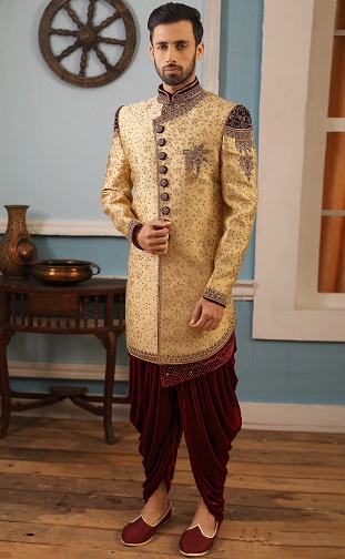 Auksinės spalvos dizaineris Sherwani