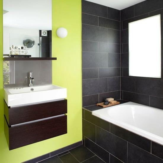πράσινα φρέσκα μαύρα πλακάκια έπιπλα μπάνιου ενσωματωμένη μπανιέρα