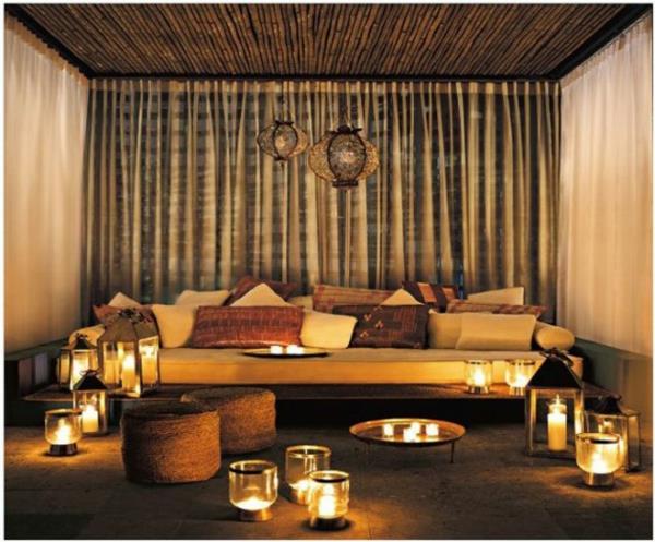 υπέροχα μαροκινά εσωτερικά σχέδια σαλόνι κεριά κουρτίνες βελούδο