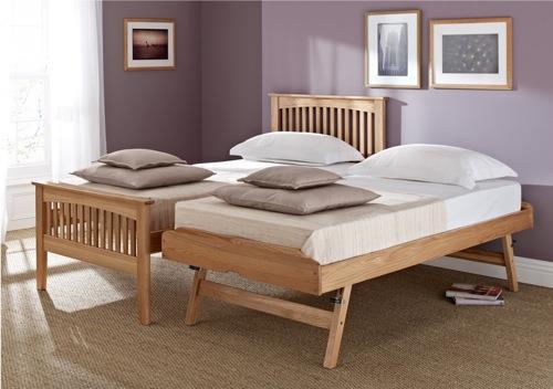 Μοντέρνα κρεβάτια επισκεπτών σχεδιάζει ξύλινη κορνίζα δρύινο καταφύγιο ύπνου