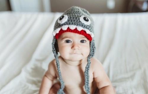 καρχαρία βελονάκι καπέλο μωρό αποκριάτικο κοστούμι