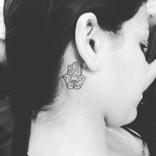 τατουάζ hamsa πίσω από το αυτί