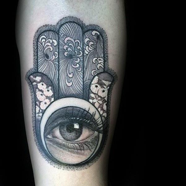 τατουάζ hamsa με τριαντάφυλλα και μάτι