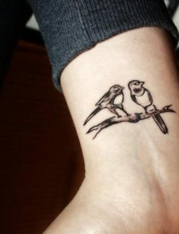 εικόνες τατουάζ καρπούς πουλιά στο κλαδί