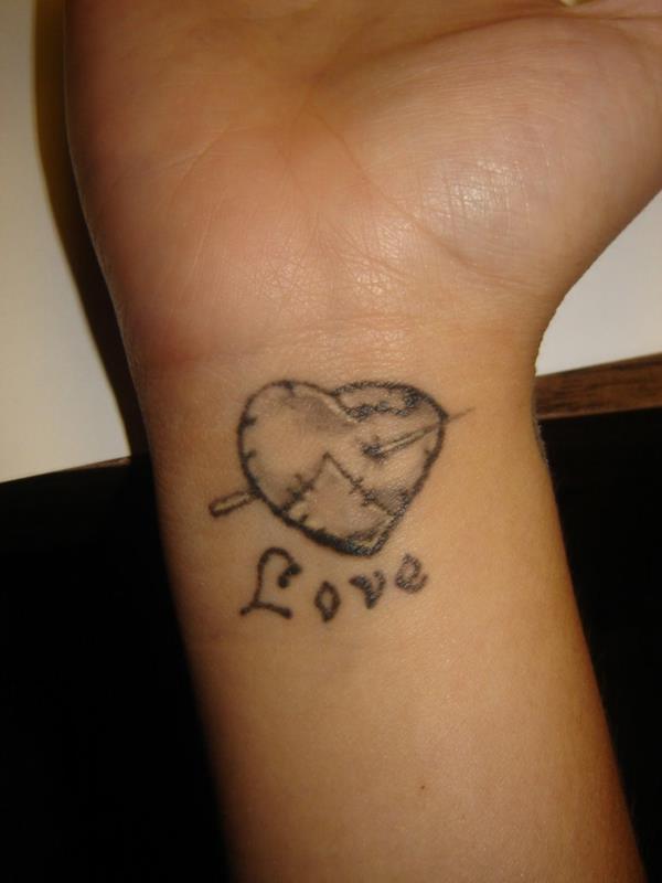 καρπό τατουάζ καρδιά τατουάζ λόγια αγάπη