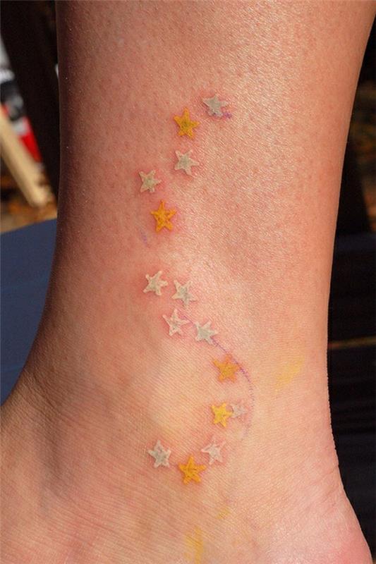 ιδέες τατουάζ καρπού αστέρια κίτρινο λευκό