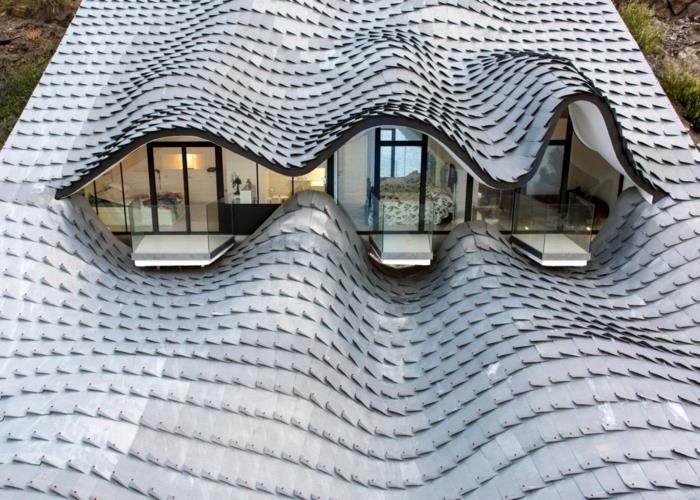 σπίτι δίπλα στη θάλασσα αγοράστε ισπανικό χαρταετό σχεδιασμό μοντέρνα αρχιτεκτονική κυματιστή στέγη