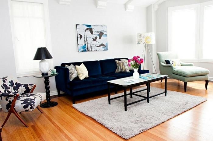 σπίτι ανακαίνιση σαλόνι επίπλωση ιδέες χαλί σκούρο μπλε καναπέ