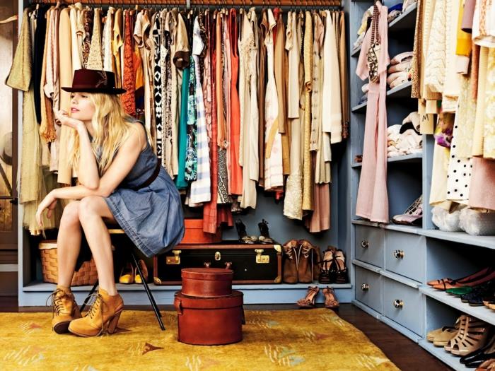 προϋπολογισμός καθαρισμού σπιτιού τακτοποίηση ρούχα μόδας ντουλάπα-δωμάτιο