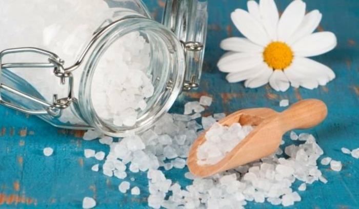 σπιτικές θεραπείες για τον ξηρό βήχα κάντε σιρόπι βήχα μόνοι σας αλάτι