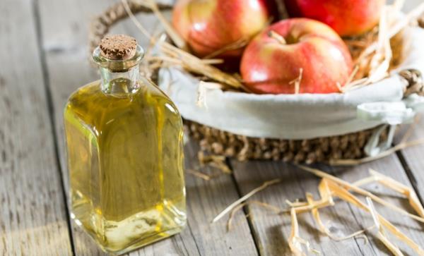 σπιτικές θεραπείες για τσιμπούρια μηλόξυδο