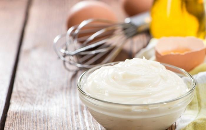 συμβουλές φροντίδας δέρματος μάσκα χεριών φτιάξτε μόνοι σας αυγά γιαουρτιού ελαιόλαδο