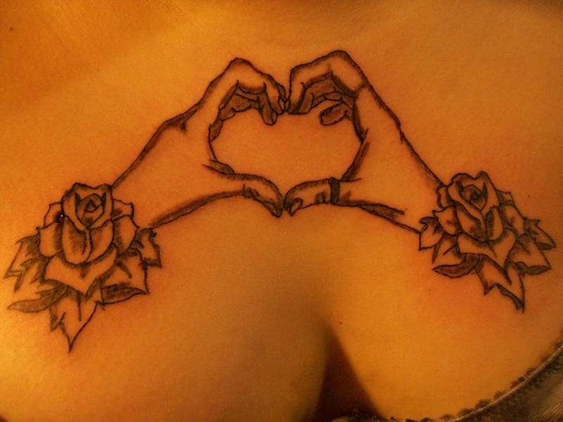 Gražios širdies širdies tatuiruotės