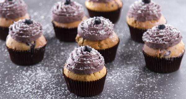 muffins βατόμουρου με συνταγή κρέμας σοκολάτας