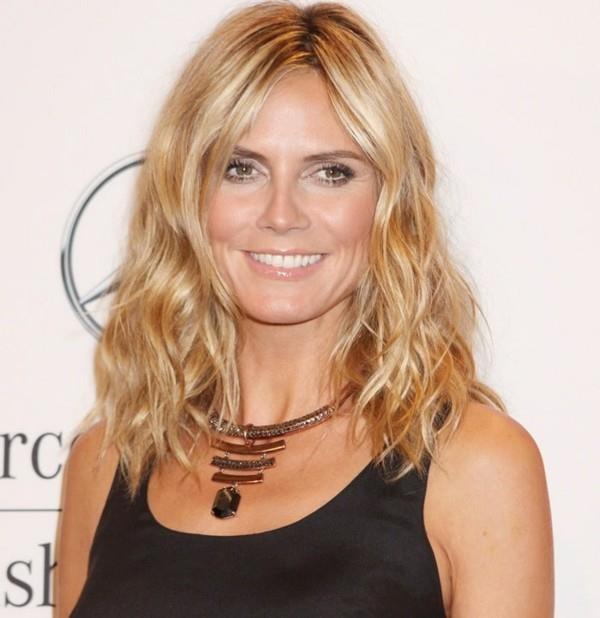 Heidi klum light μπούκλες μαλλιά μέχρι τους ώμους