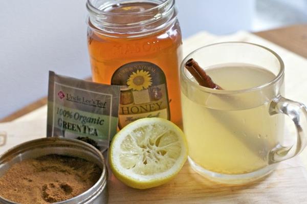 ζεστό νερό με μέλι και λεμόνι υγιεινή ζωή