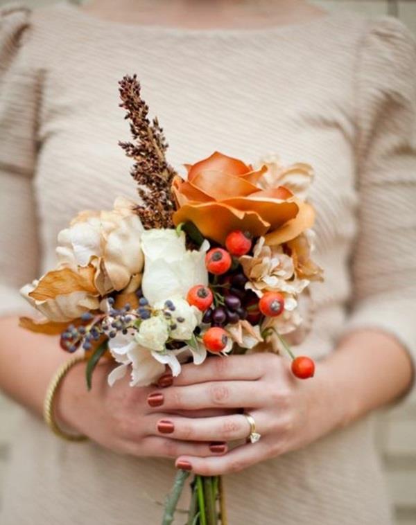 λουλούδια φθινοπώρου λουλούδια μπαλκονιού σε φθινοπωρινή γαμήλια ανθοδέσμη
