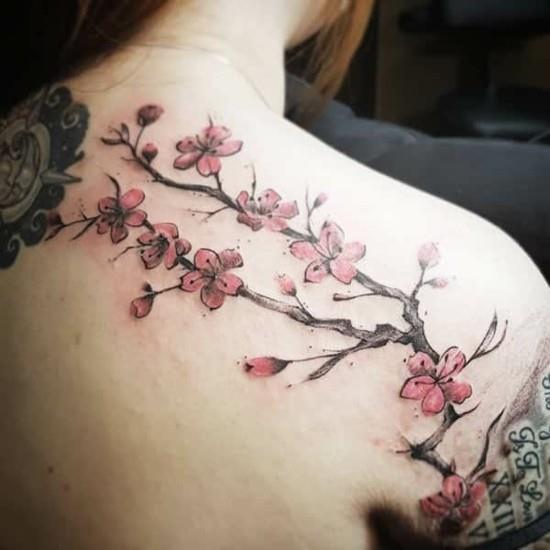 υπέροχες ιδέες τατουάζ άνθη κερασιάς πίσω