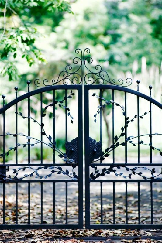 υπέροχη πύλη κήπου από μέταλλο μαύρο σφυρήλατο αμπέλι