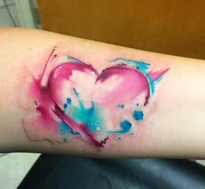 ιδέες τατουάζ καρδιά ακουαρέλα τατουάζ γυναίκες