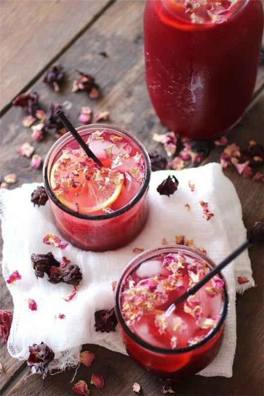 Προετοιμάστε τη λεμονάδα τριαντάφυλλου ιβίσκου μόνοι σας για την εξάλειψη της δίψας