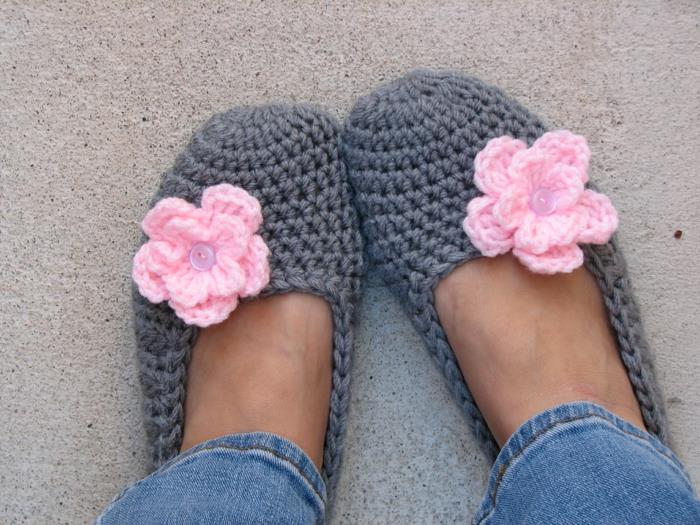βελονάκι μοτίβο κροσέ παπούτσια ροζ λουλούδι κουμπί