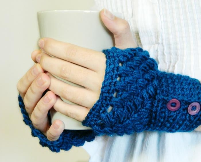 βελονάκι μοτίβο γάντια μπλε κουμπιά τρόπο ζωής μόδας