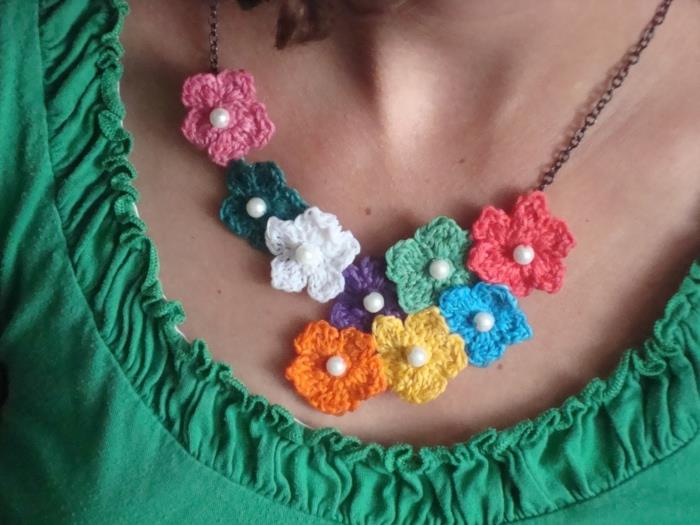 βελονάκι ιδέες χρωματιστά κολιέ λουλούδια diy αξεσουάρ