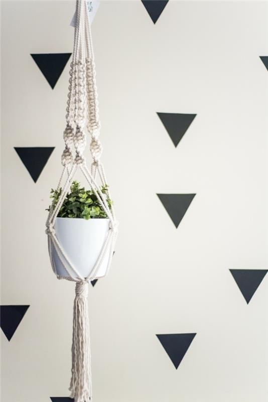 Κρεμαστό καλάθι Macrame ως διακόσμηση στο σπίτι