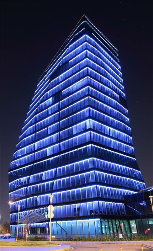 κτίριο ουρανοξύστη μπλε φως