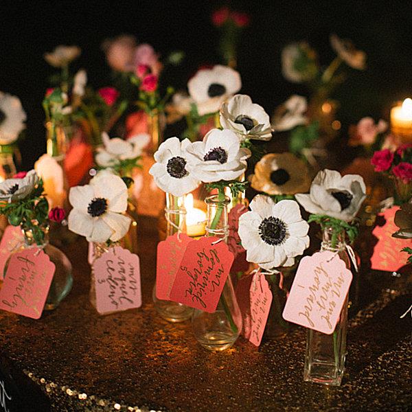 γαμήλια διακόσμηση στον κήπο ιδέες φθινοπώρου λουλούδια χρωματιστά
