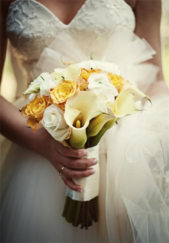 γαμήλια λουλούδια λευκό κίτρινο τριαντάφυλλο μπουκέτο