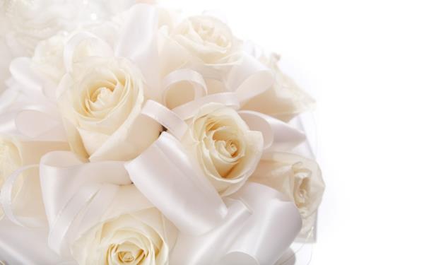 γαμήλια λουλούδια λευκά τριαντάφυλλα ρομαντικά