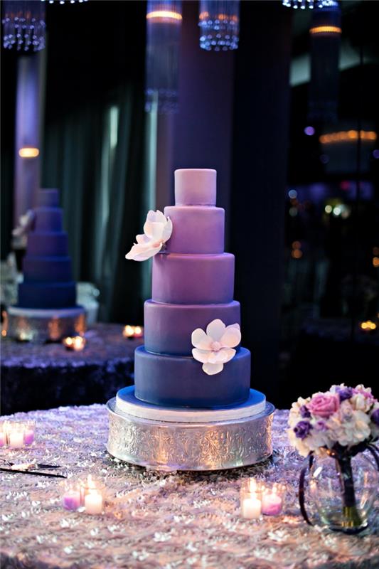γαμήλιες ιδέες γαμήλια τούρτα μωβ διακοσμήσεις γιορτινού τραπεζιού