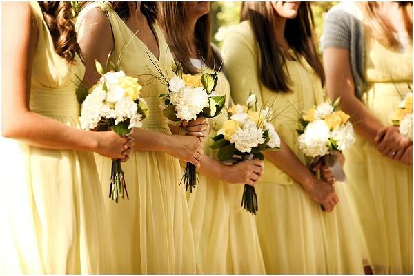 ιδέες γαμήλιου πάρτι υπαίθρια γαμήλια τελετή λουλούδια