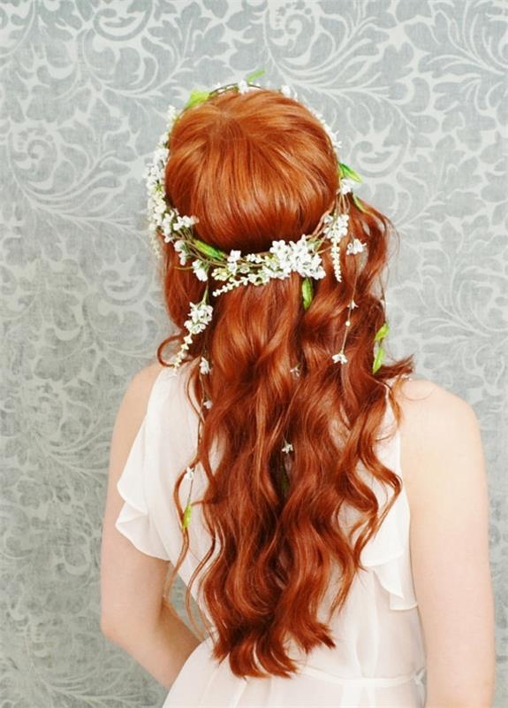 γαμήλια χτενίσματα μακριά μαλλιά νυφικά χτενίσματα με λουλούδια στεφάνι γάμου