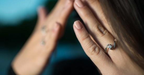 ιδέες γάμου πού να φορέσετε το δαχτυλίδι αρραβώνων