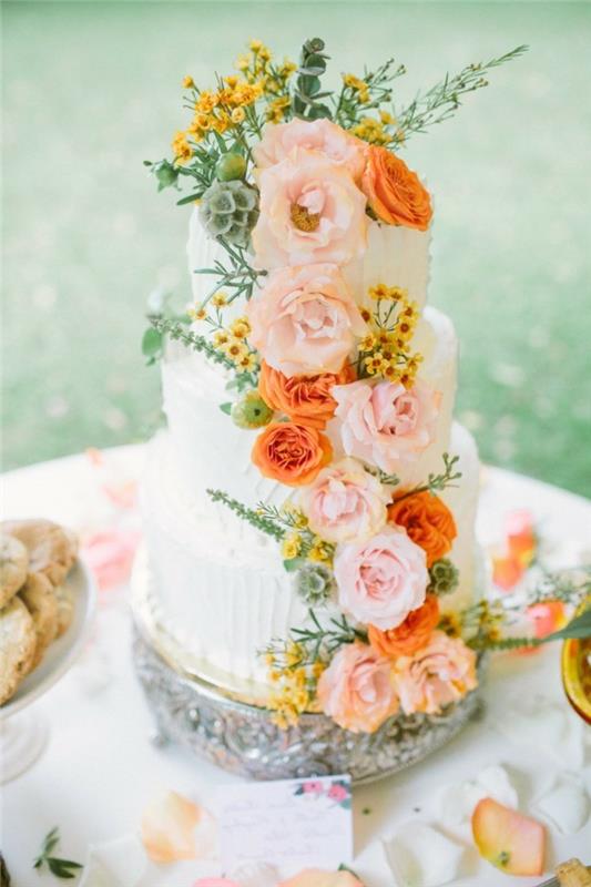 γαμήλια τούρτα εικόνες κομψή τούρτα με λουλούδια